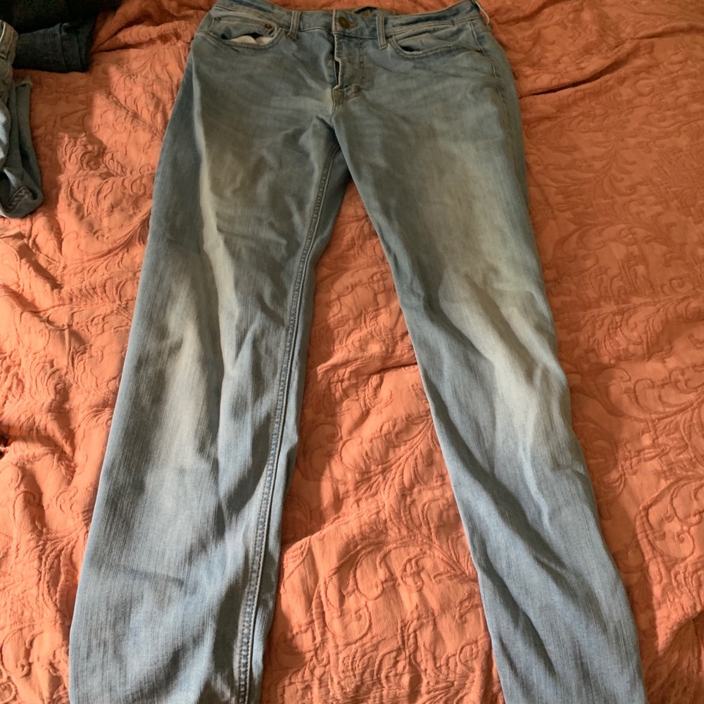 Men’s straight cut jeans from American Eagle